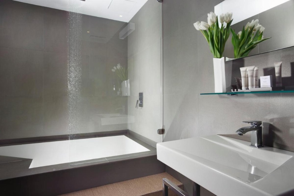 King Studio with Sofa Bed